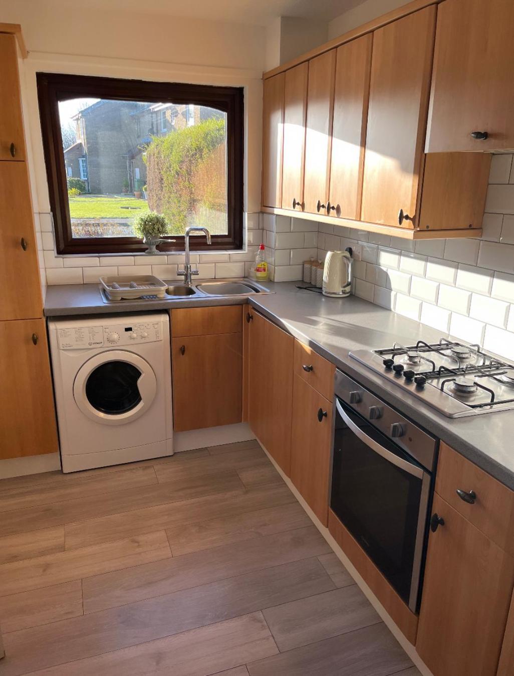 Newly Refurbished Beautiful Location 1 Bedroom Residential House クラムリントン エクステリア 写真