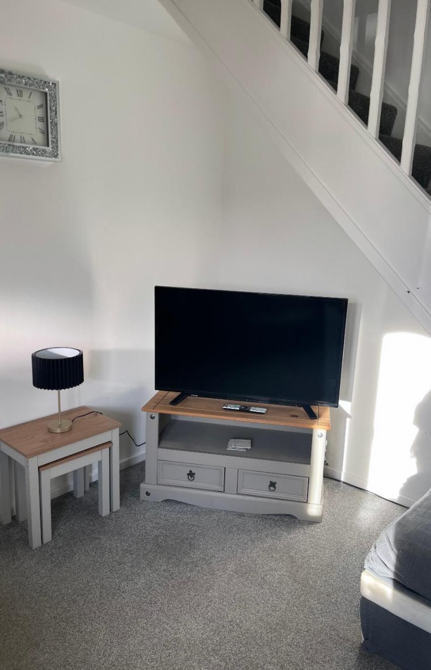 Newly Refurbished Beautiful Location 1 Bedroom Residential House クラムリントン エクステリア 写真